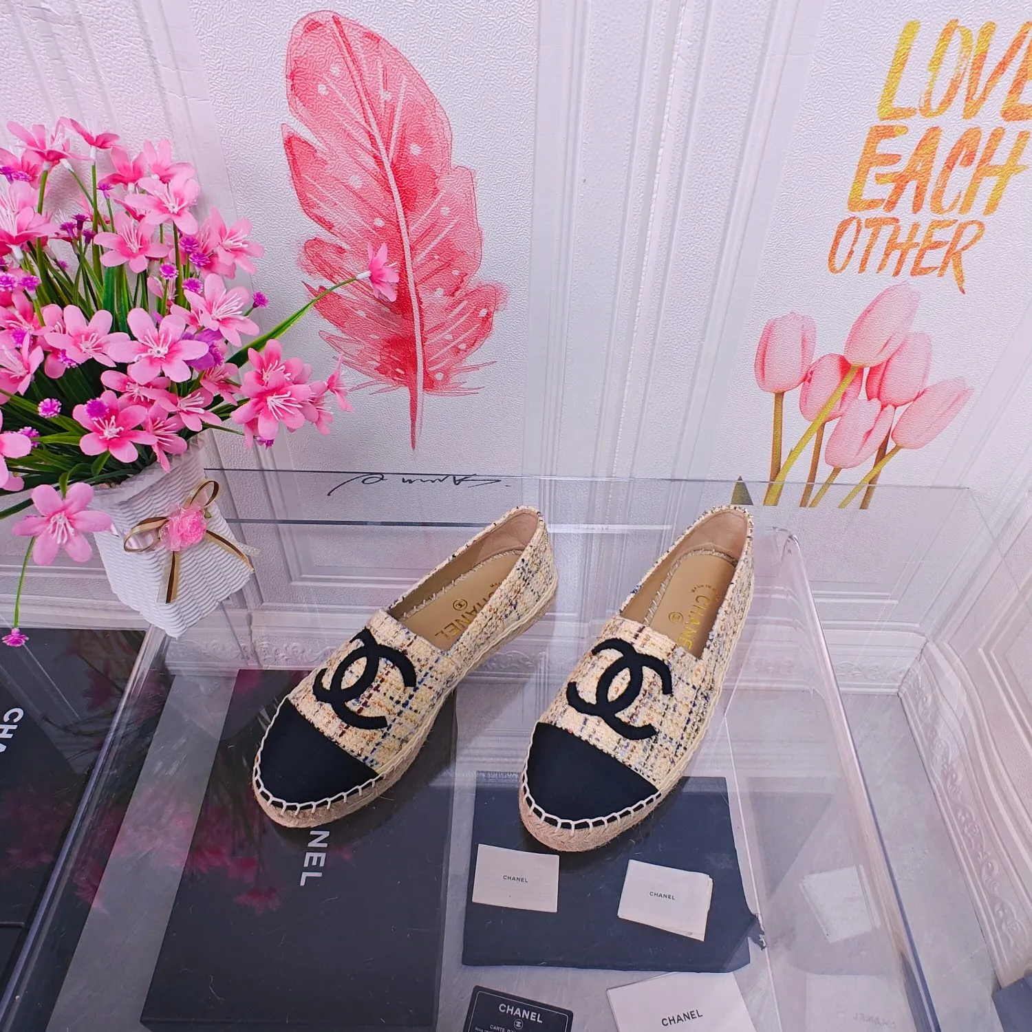 👟👟Ex-factory price 400👟👟 CHANEL 2024 early spring new fisherman shoes, top version 👏👏The inner pads are all made of original imported goatskin! Number of codes: 35 - 40 (codes 34, 41, and 42 can be customized without return or exchange) Standard codes come with a full set of packaging